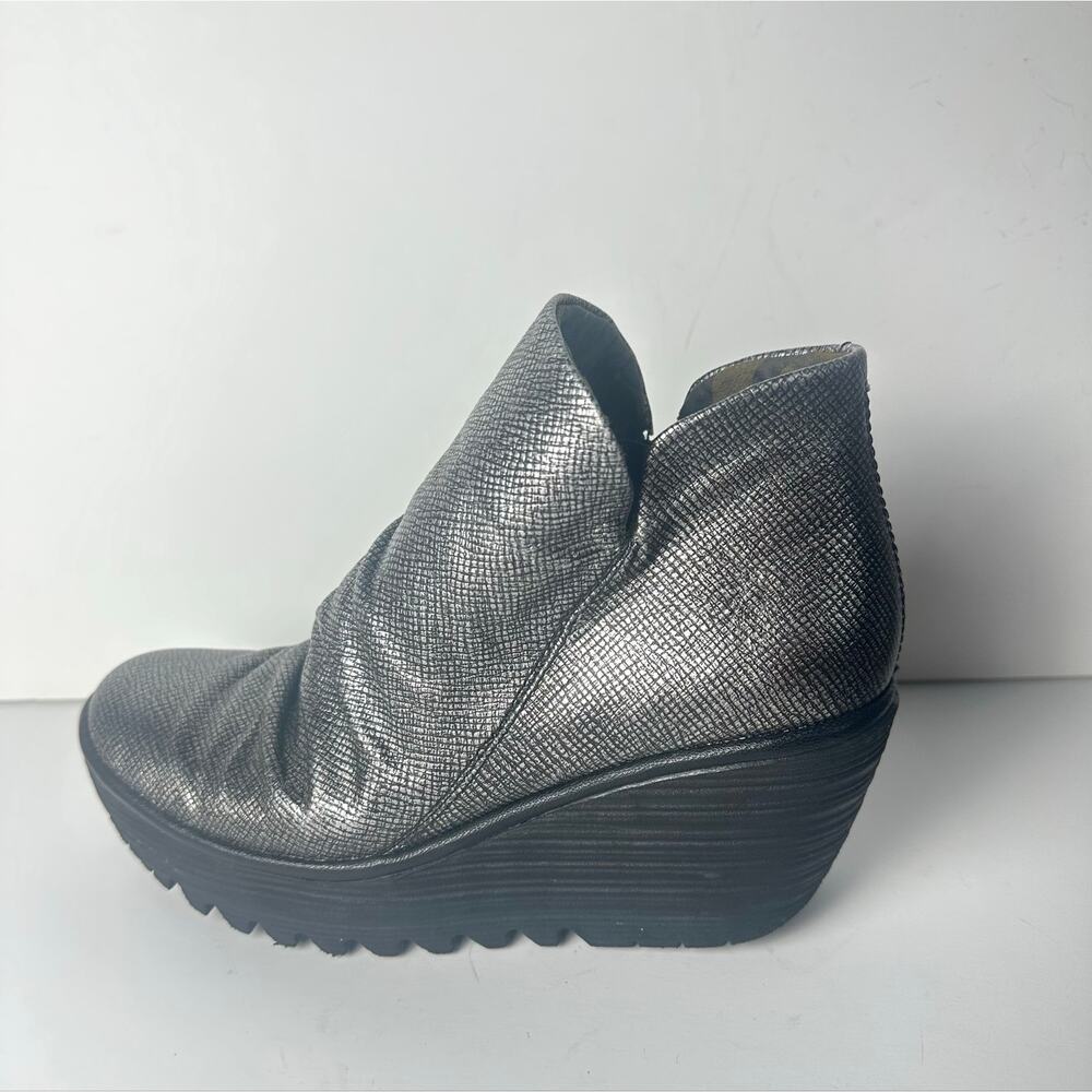 Fly London yip wedge ankle boots in metallic silver leather women's size 8 39 - Picture 7 of 10